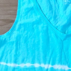 Turquoise sleeveless top with tie-dye stripes XL